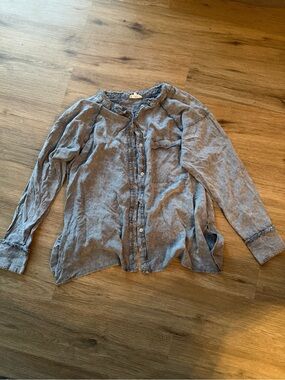 easel Distressed Slate Button-Front Shirt